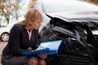 Five Tips for Speaking with an Insurance Adjuster After an Accident in Dallas, TX